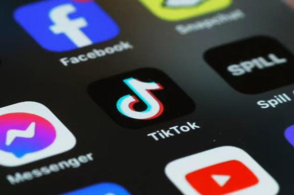 2025抖音直播还能赚钱吗？海外版TikTok机会与风险解析